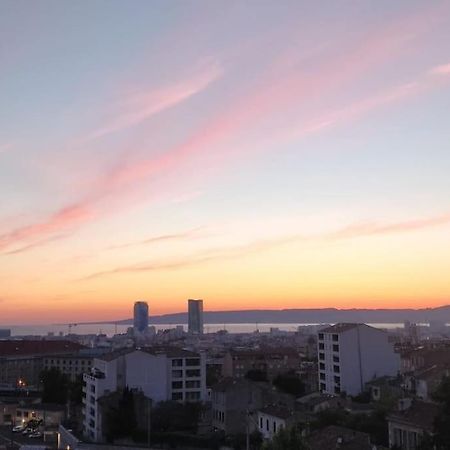 T3 Le Designer 4E-Terrasse-Climatisation & Netflix Apartment Marseille Luaran gambar