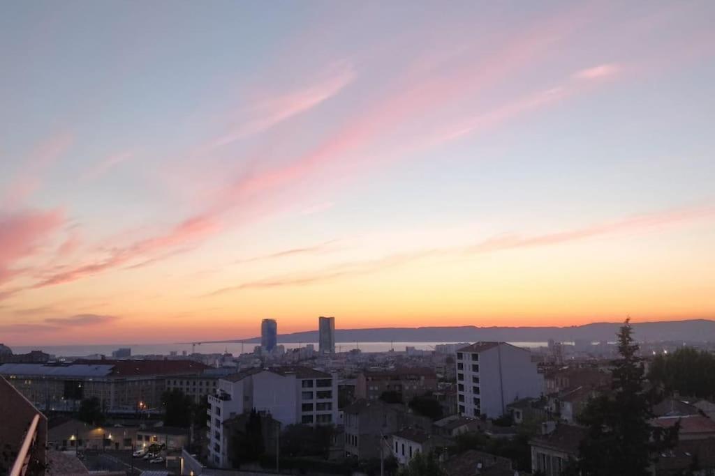 T3 Le Designer 4E-Terrasse-Climatisation & Netflix Apartment Marseille Luaran gambar